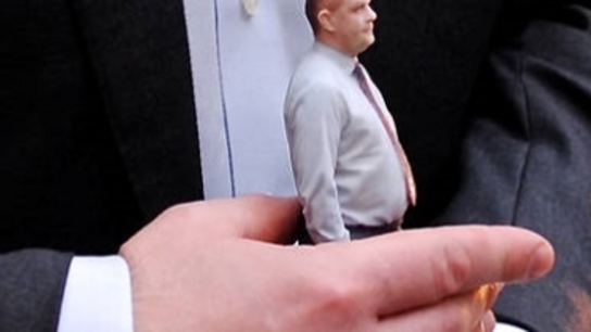 Scanning Denmark’s finance minister with Eva