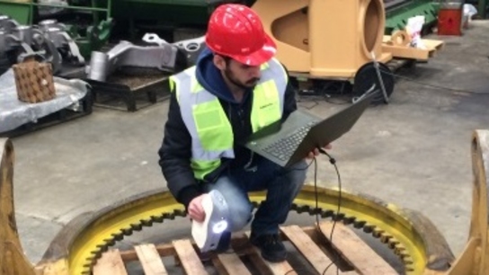 Replicating parts of a construction machine with Artec Eva and Geomagic Design X