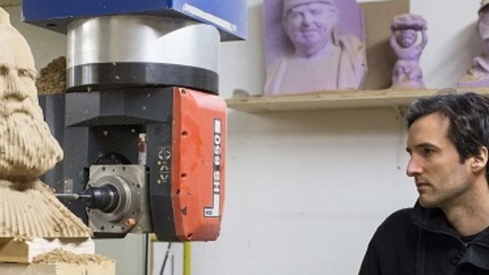 Making CNC-carved wooden statues of historical Swiss personalities